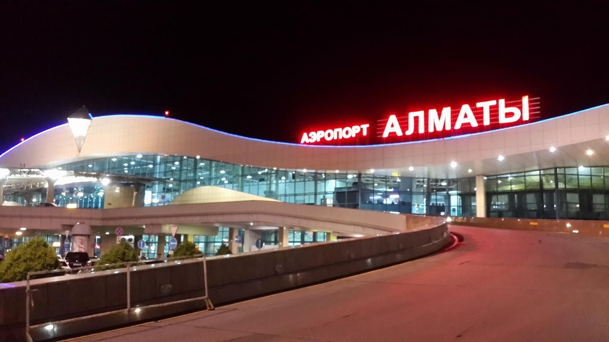 Заправку транзитных рейсов приостанавливает аэропорт Алматы