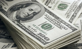 За сколько продают доллары в обменниках Алматы 9 августа