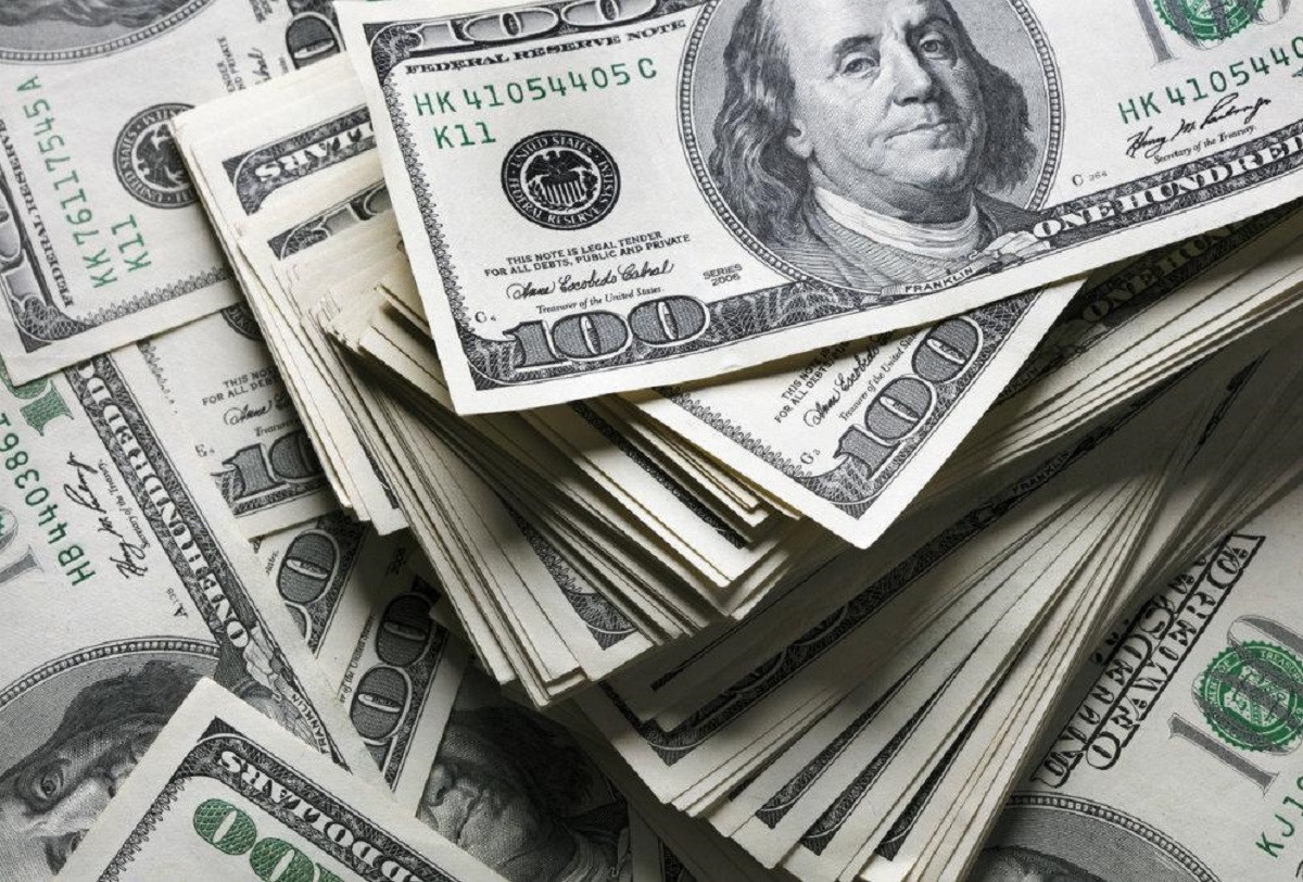 За сколько продают доллары в обменниках Алматы 11 августа