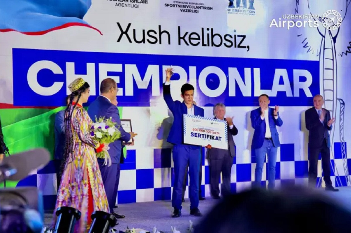 В Ташкенте шахматистов-чемпионов встретили овациями и каждому подарили по автомобилю