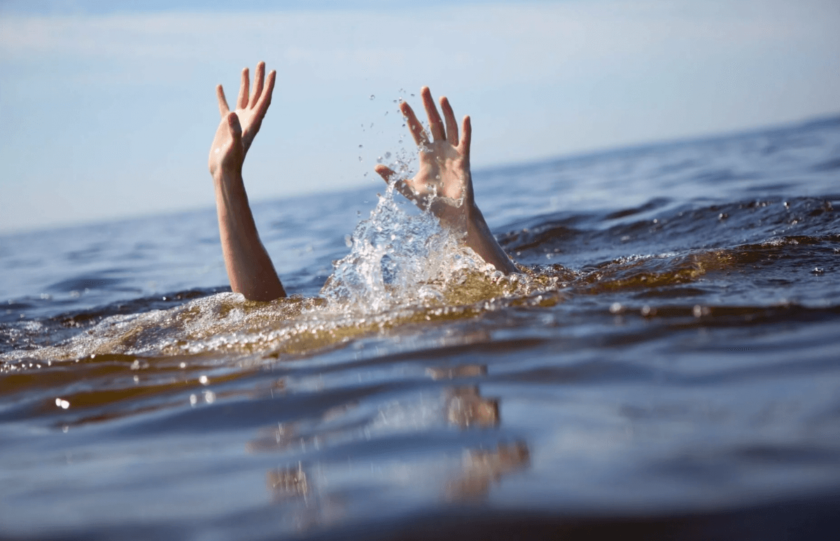 Мальчик утонул из-за судорог на глазах у своих друзей на западе Казахстана