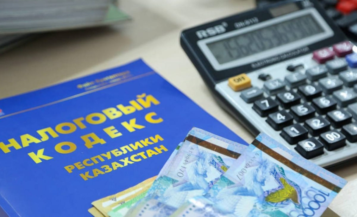 Свыше 300 миллиардов тенге задолжали казахстанцы по налогам
