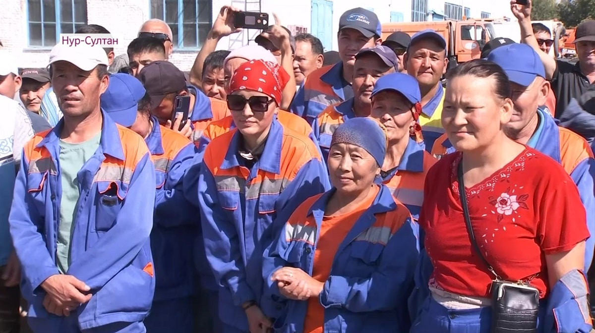 В Нур-Султане на забастовку вышли рабочие «Астана Тазалык»