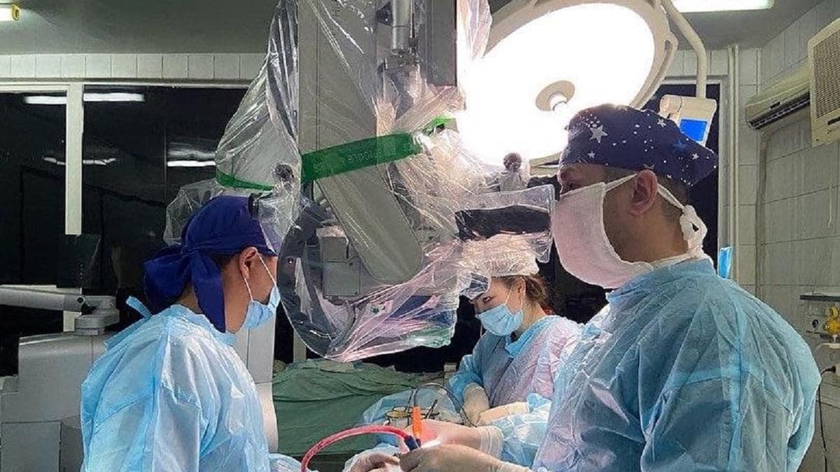 Уникальную операцию провели нейрохирурги Алматы пациенту с церебральным параличом