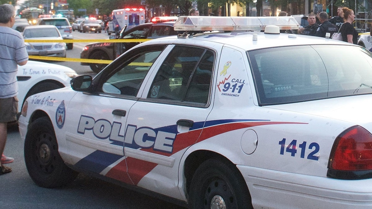 Жестокое убийство 10 человек в Канаде: нападавшие скрылись