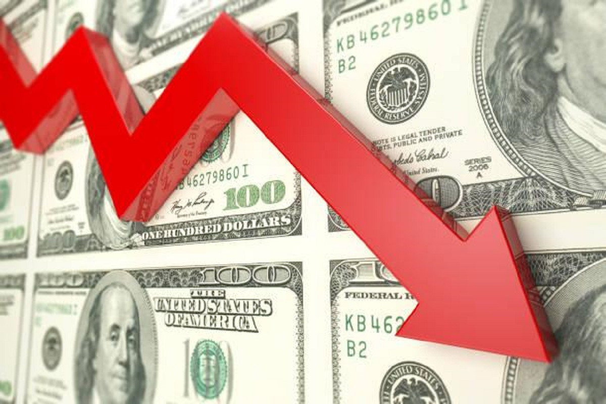 Практически незаметно: курс доллара снизился в Казахстане