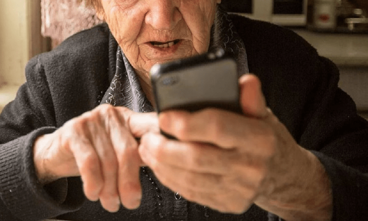 Как смартфоны влияют на возраст