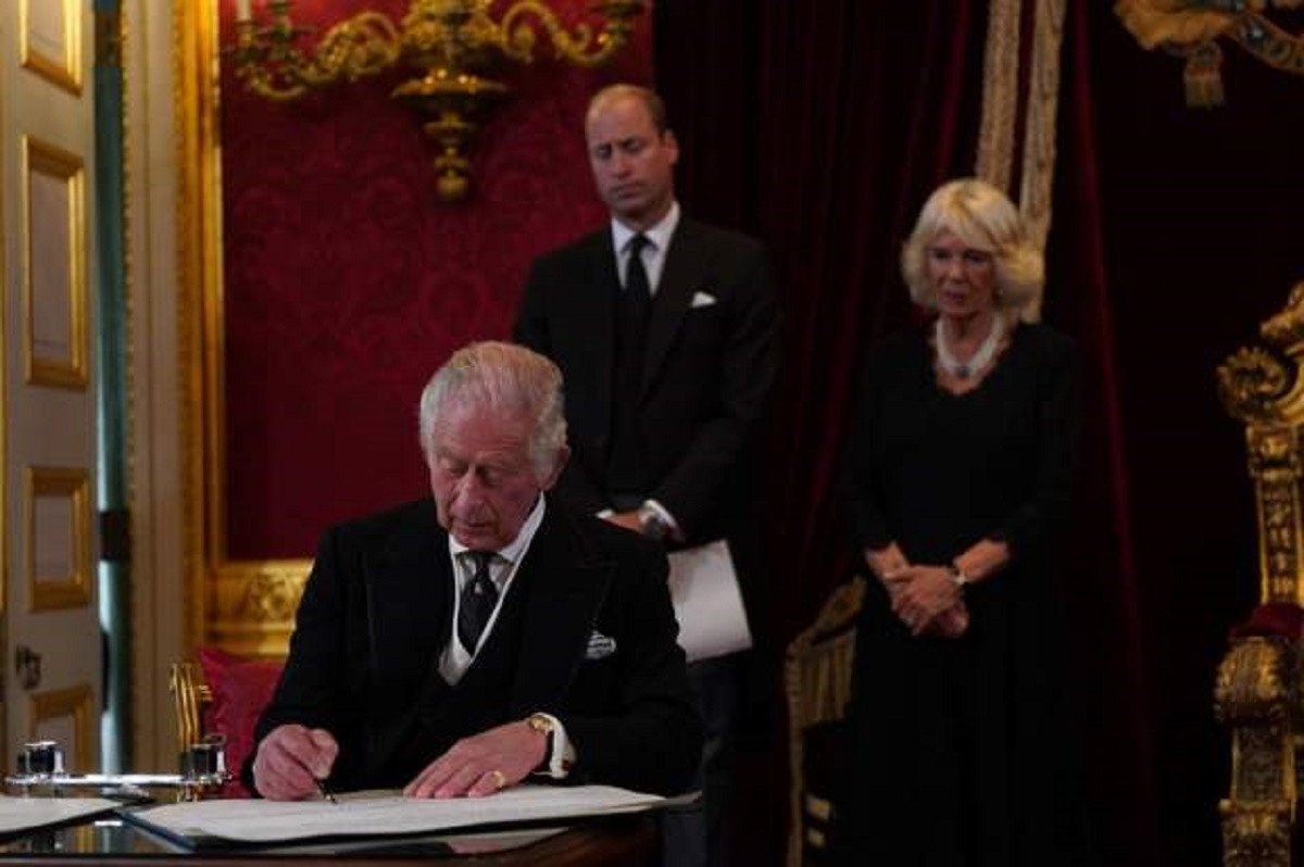 Чарльз III официально объявлен монархом