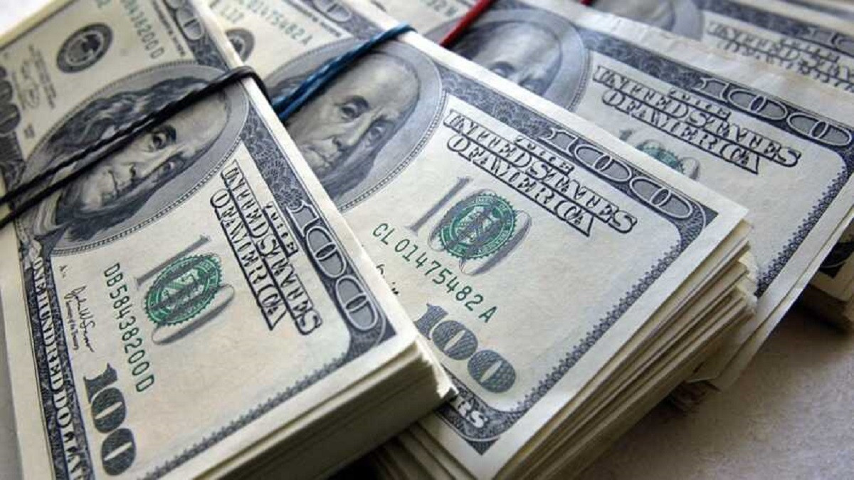За сколько продают доллары в обменниках Алматы 13 сентября