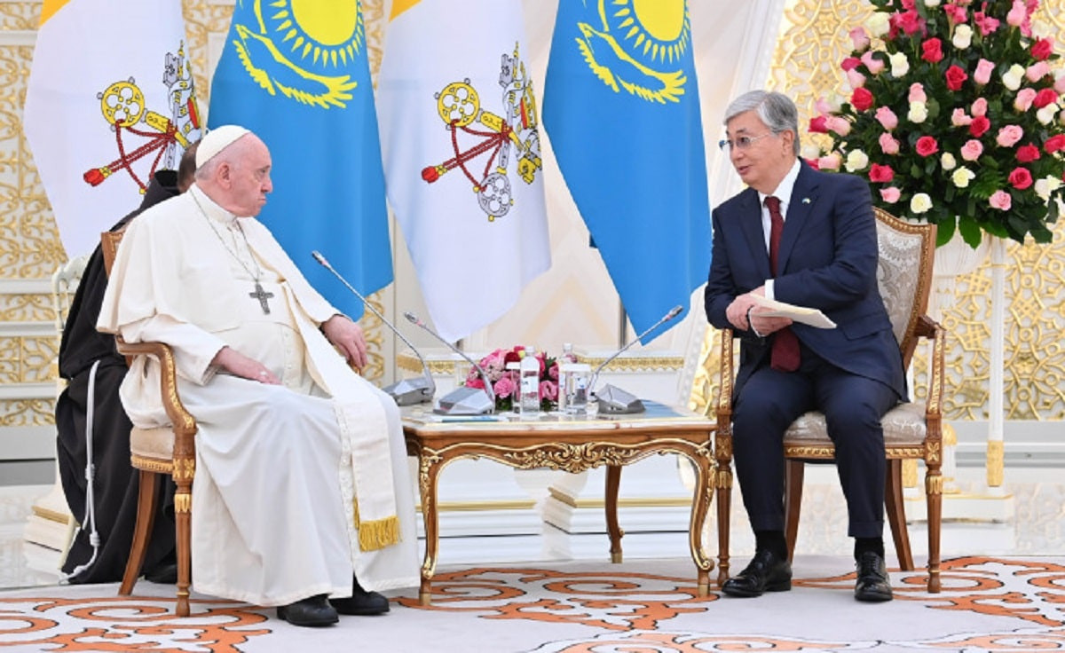 Президент Казахстана встретился с Папой Римским Франциском
