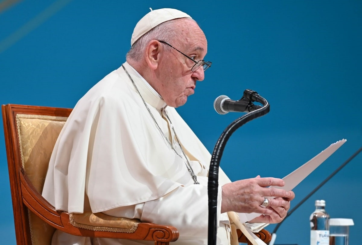  В Казахстане звучат мелодии двух душ - азиатской и европейской - Папа Римский выступил с речью о домбре