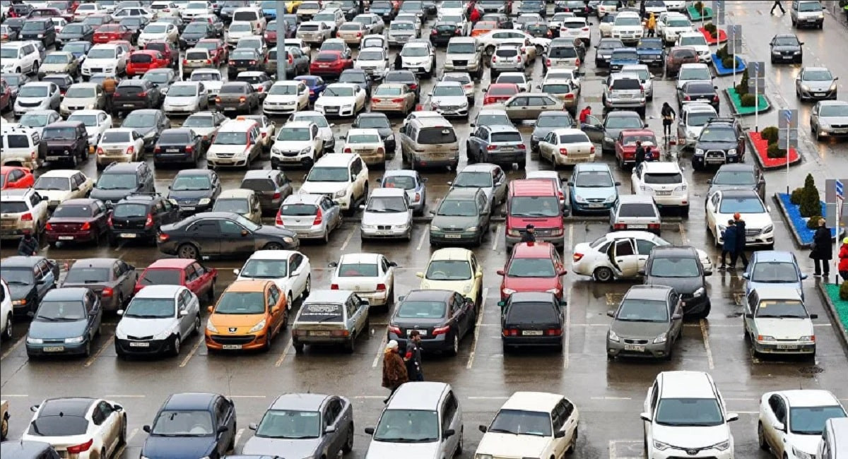 Ерболат Досаев: Доходы от платных парковок будут идти на социальные нужды горожан
