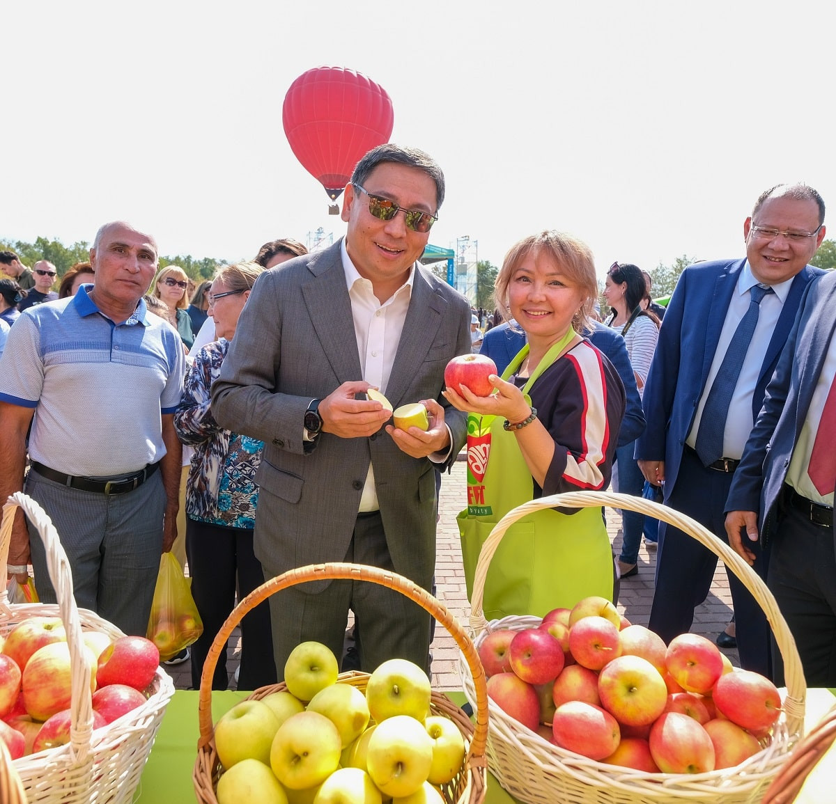 Яблочный праздник: в День города состоялся фестиваль «АЛМА FEST»