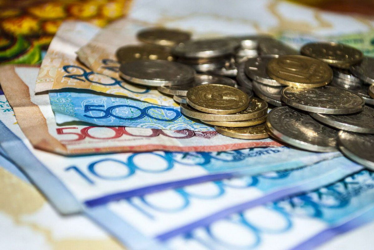 Казахстанские пенсионеры смогут получать дополнительные выплаты