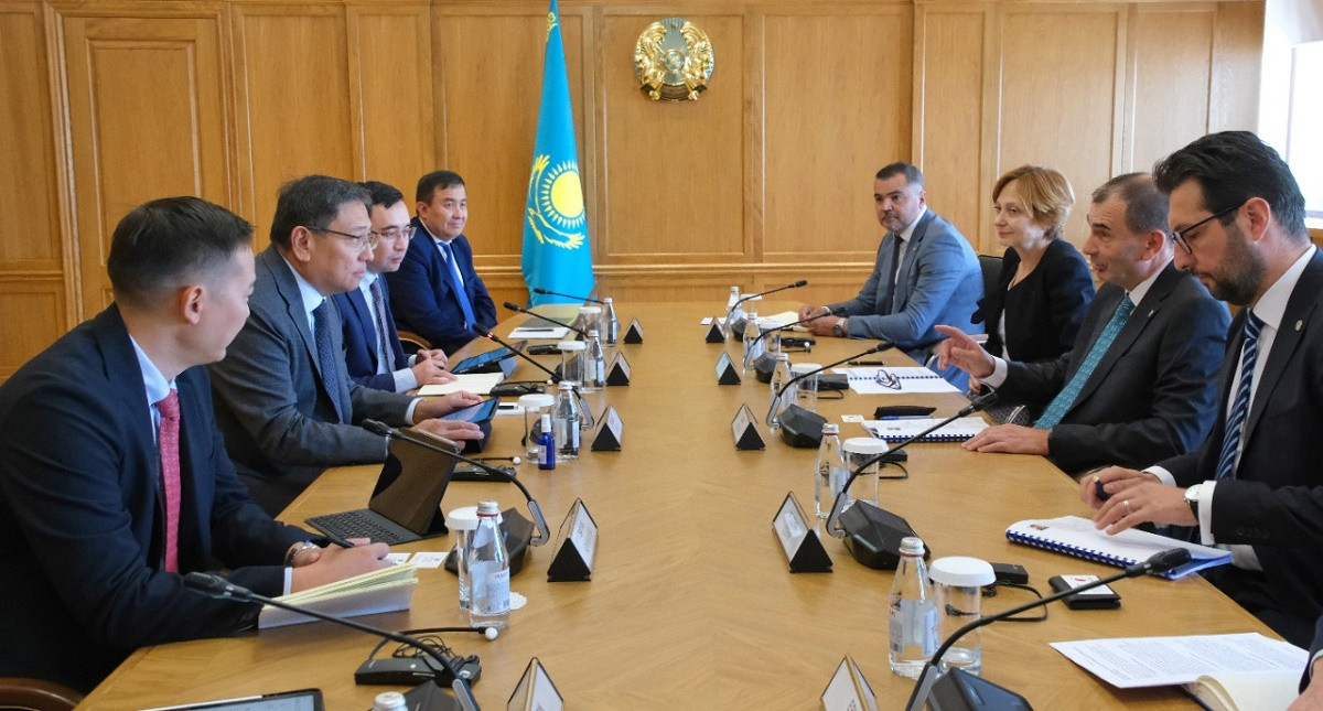 Перспективы сотрудничества обсудили Ерболат Досаев и вице-президент ЕБРР Алан Пию