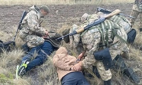 Граница на замке: КНБ задержал троих нарушителей из РФ