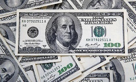 За сколько продают доллары в обменниках Алматы 2 октября