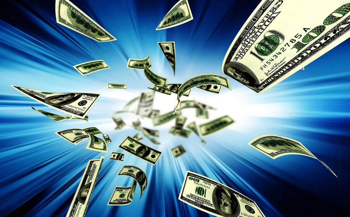 Куда катится доллар: что происходит с американской валютой в Казахстане