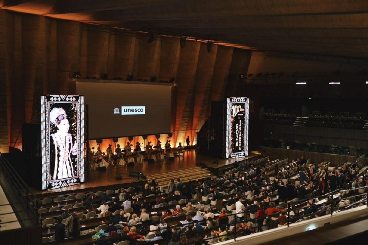 Парижде Роза Бағланованың 100 жылдығына арналған концерт өтті