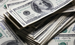 За сколько продают доллары в обменниках Алматы 5 октября