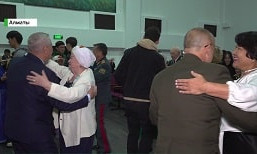 Осенний бал для ветеранов: в Алматы чествовали пожилых людей
