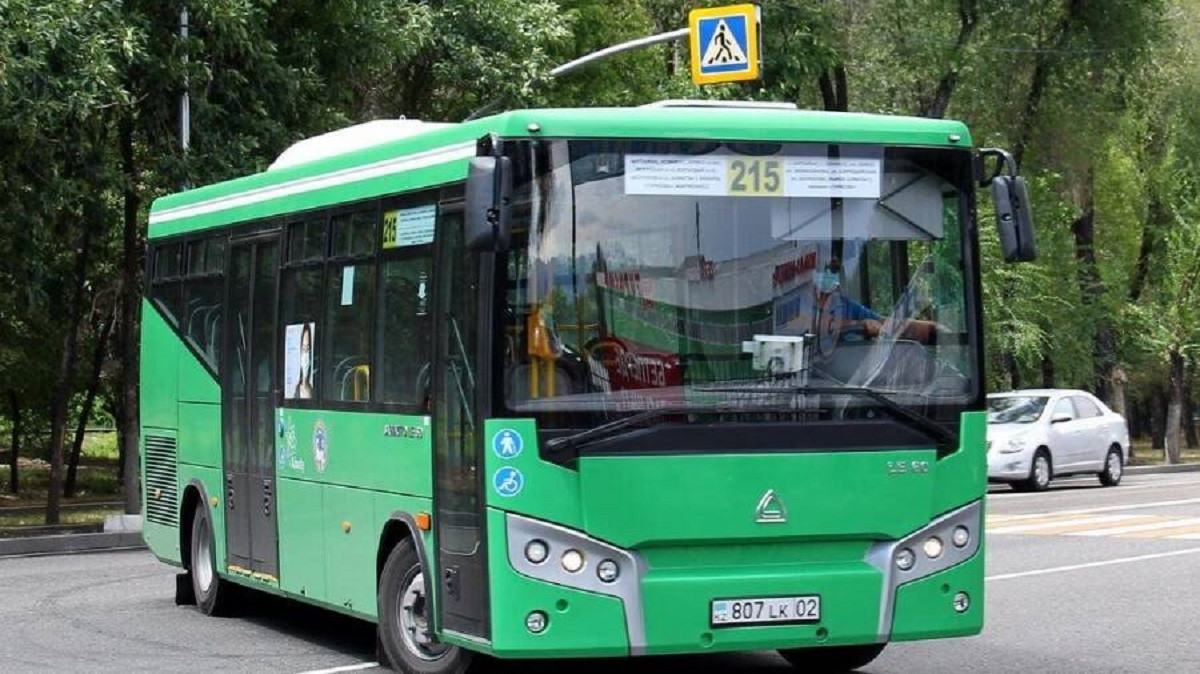 После встречи с акимом: в Турксибском районе продлили маршруты автобусов