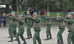 Алматинских призывников проводили на армейскую службу