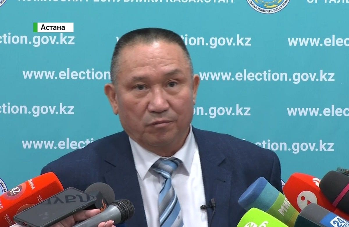 Кандидат от ОСДП Нурлан Ауесбаев подал документы в ЦИК