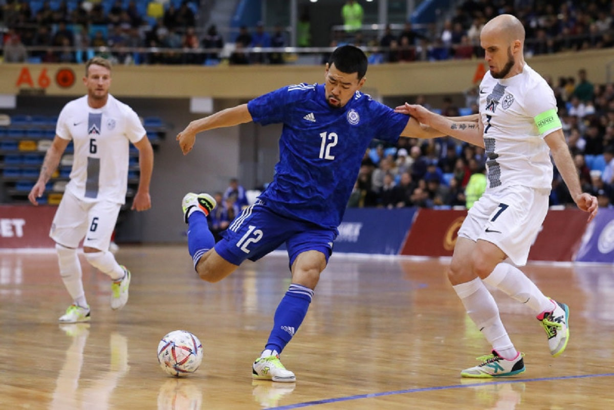 Победа на старте: Казахстан обыграл Словению в отборе футзального ЧМ-2024