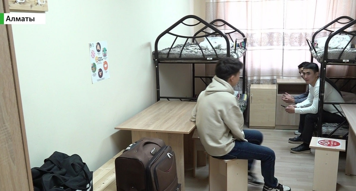 Без крыши над головой: студентам не хватает мест в общежитиях