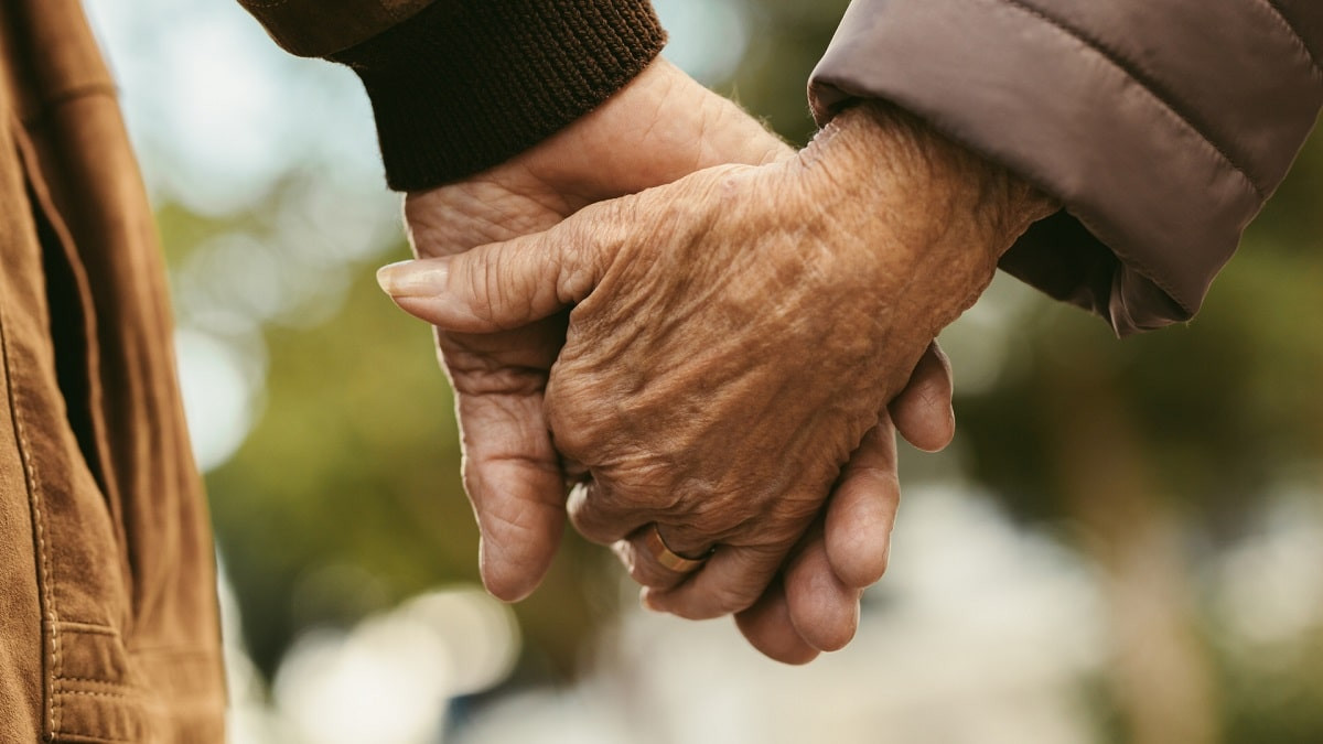 Годы не помеха: семейная пара обрела счастье после 60 лет разлуки