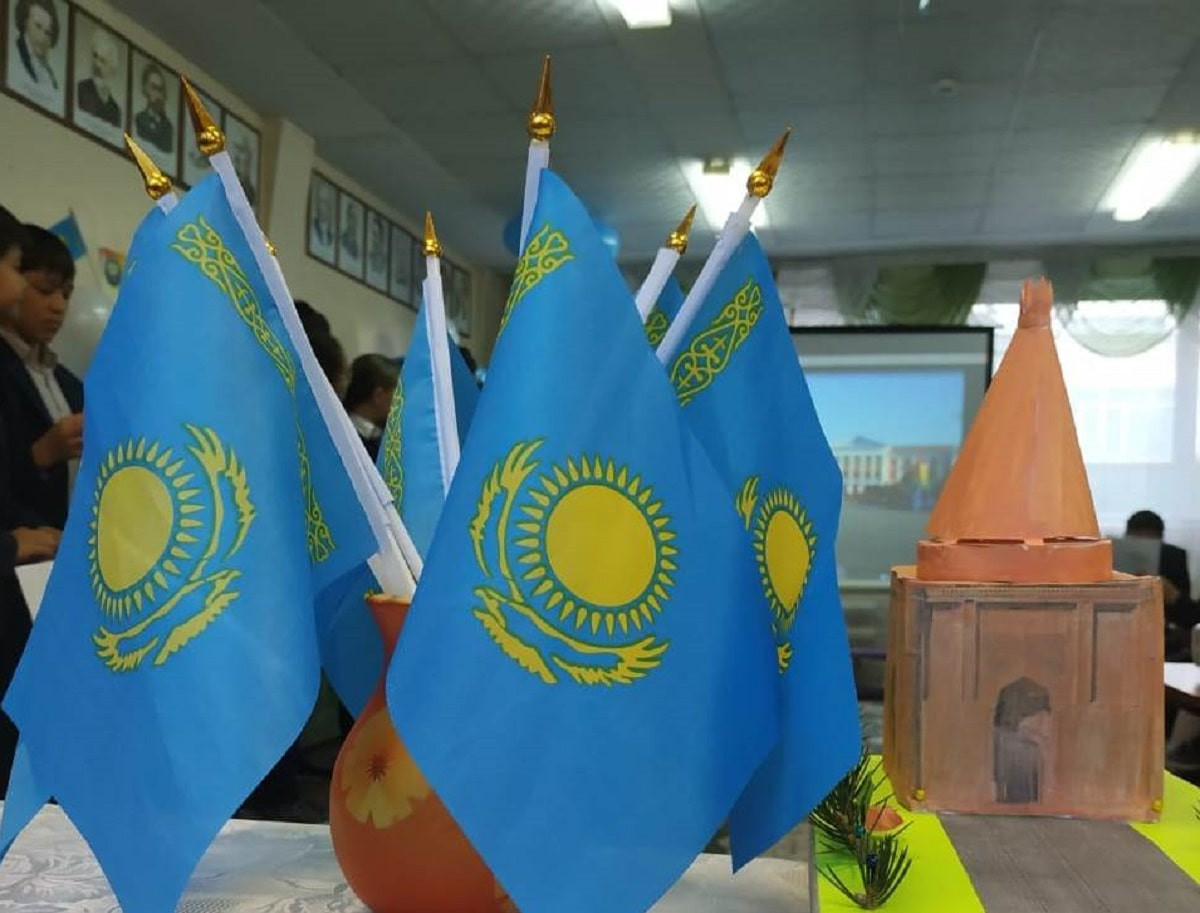  Ко Дню Республики во всех казахстанских школах пройдут линейки с исполнением гимна 