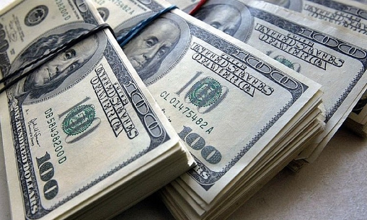 За сколько продают доллары в обменниках Алматы 30 октября