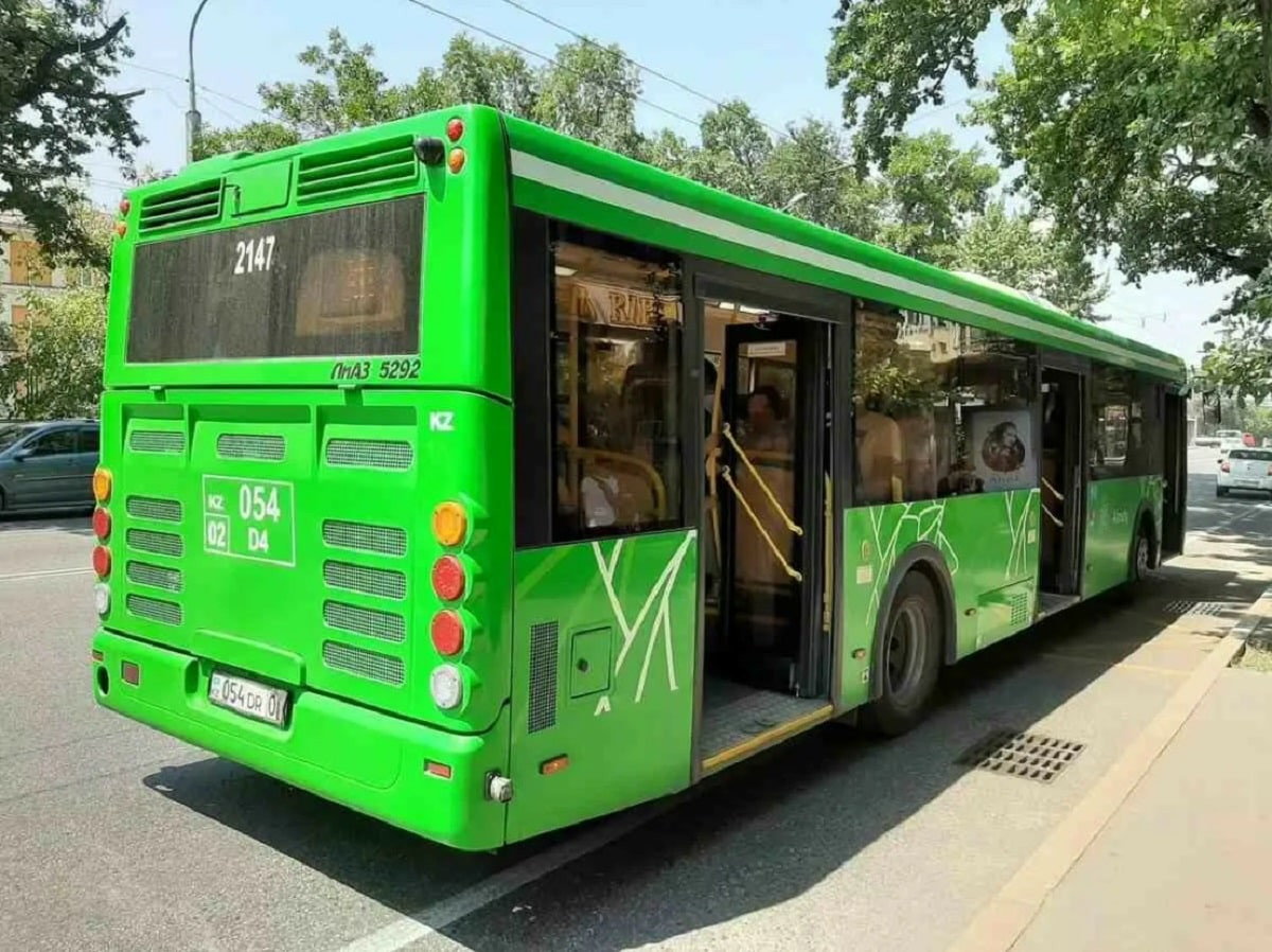 В Алматы изменились некоторые маршруты общественного транспорта