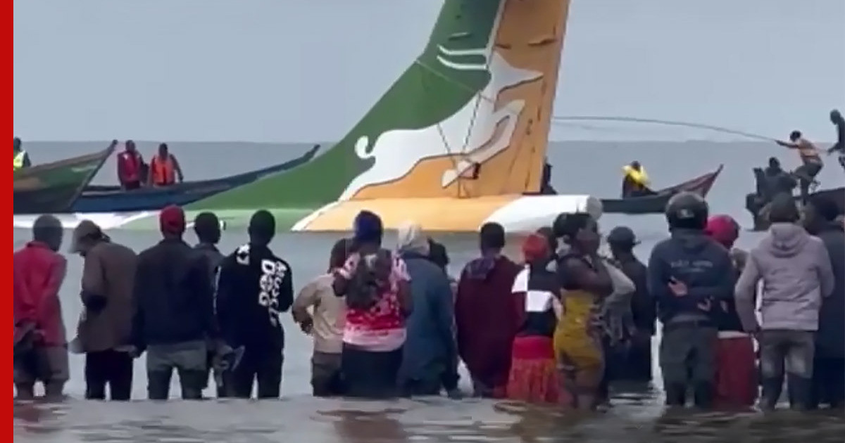 Пассажирский самолет рухнул в озеро Виктория в Танзании
