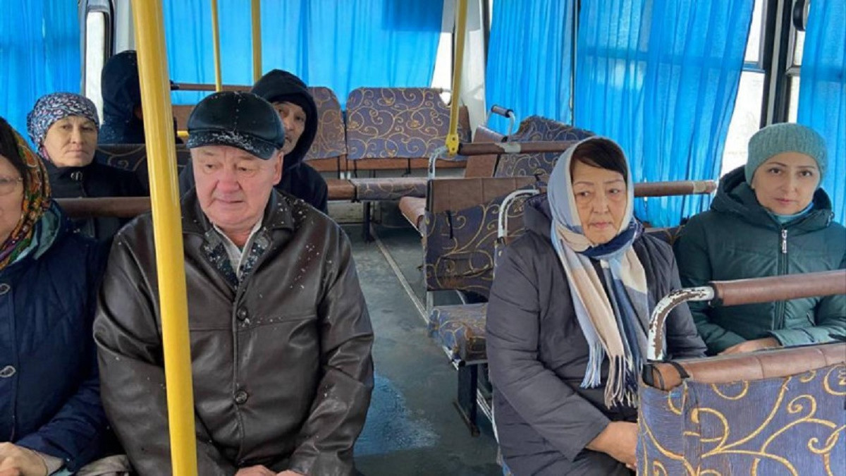 Батысқазақстандық азамат көршілерін сайлауға автобуспен тасыған