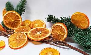 Праздник к нам приходит: новогодний сувенир из мандаринов 