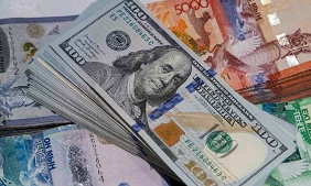 За сколько продают доллары в обменниках Алматы 5 декабря