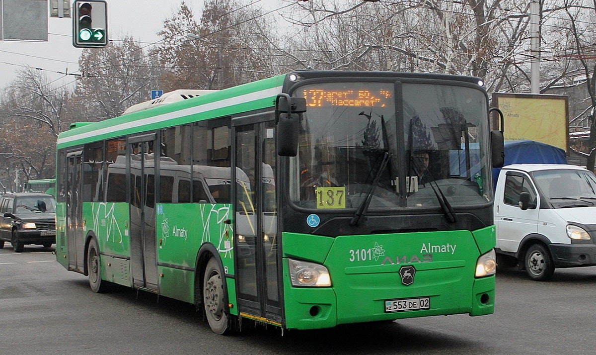 В Алматы изменили схему движения три автобусных маршрута