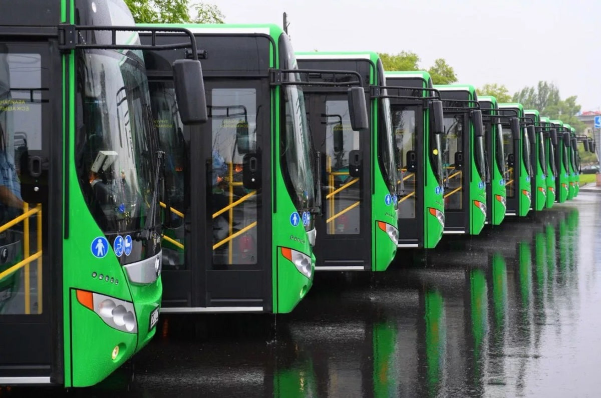 В Алматы намерены построить два коммунальных автобусных парка 