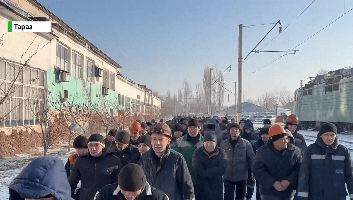 Работники локомотивного депо Тараза вышли на забастовку