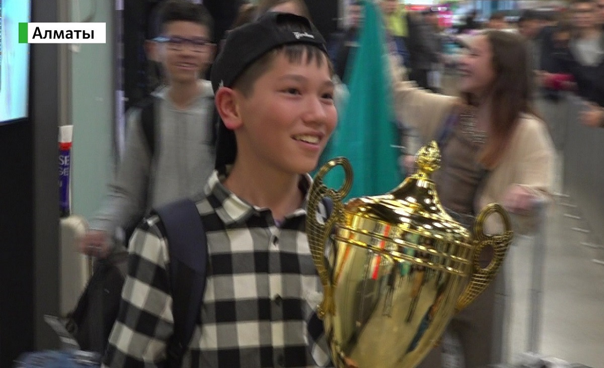 Казахстанец Алихан Хажатулы выиграл кубок международного шахматного турнира