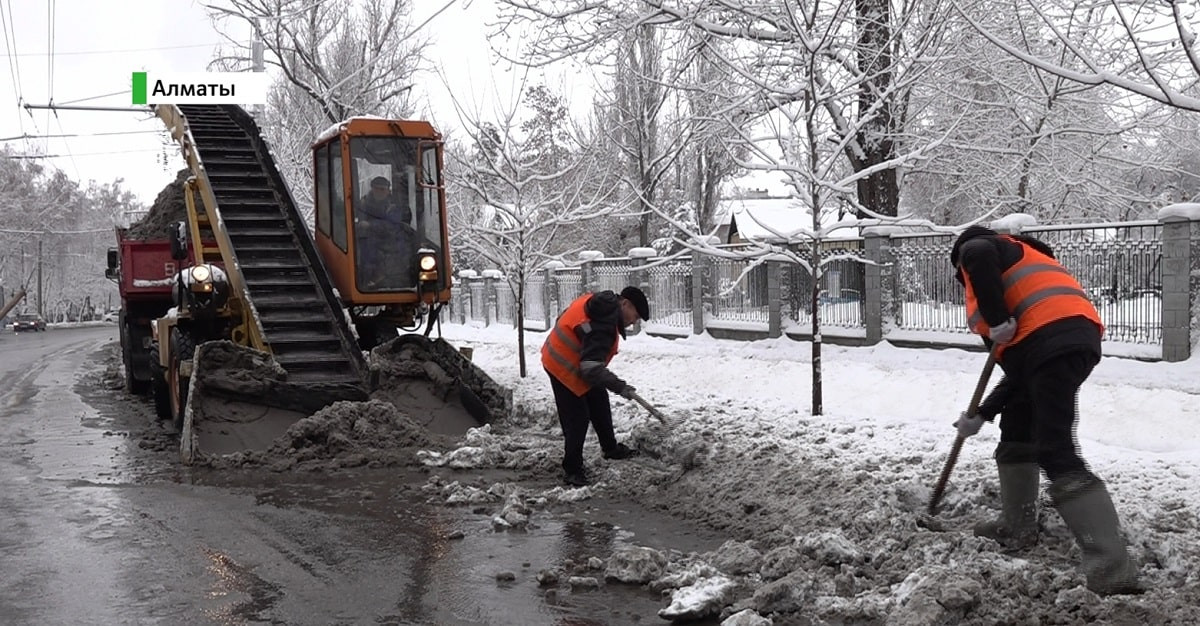 Природный коллапс: в горах Алматы  выпало около 60 сантиметров снега