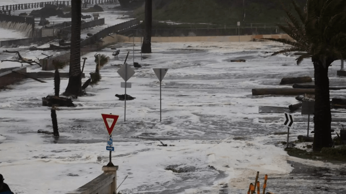 Шторм в Калифорнии: 90% населения находится под угрозой наводнения