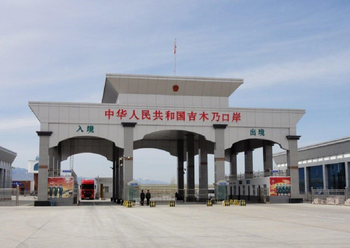 Китай снимает карантин на участке границы с Казахстаном 