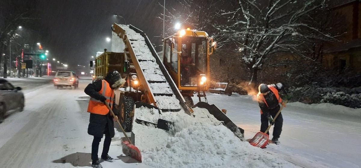 Уборка снега в Алматы: как работают коммунальные службы