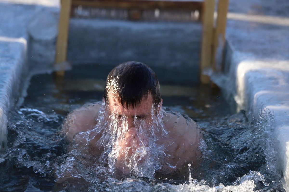 Крещенские купания: как они влияют на здоровье