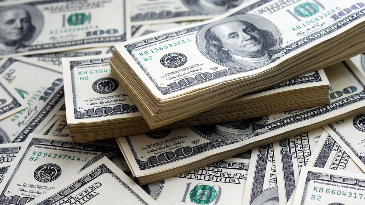 За сколько продают доллары в обменниках Алматы 25 января 2023 