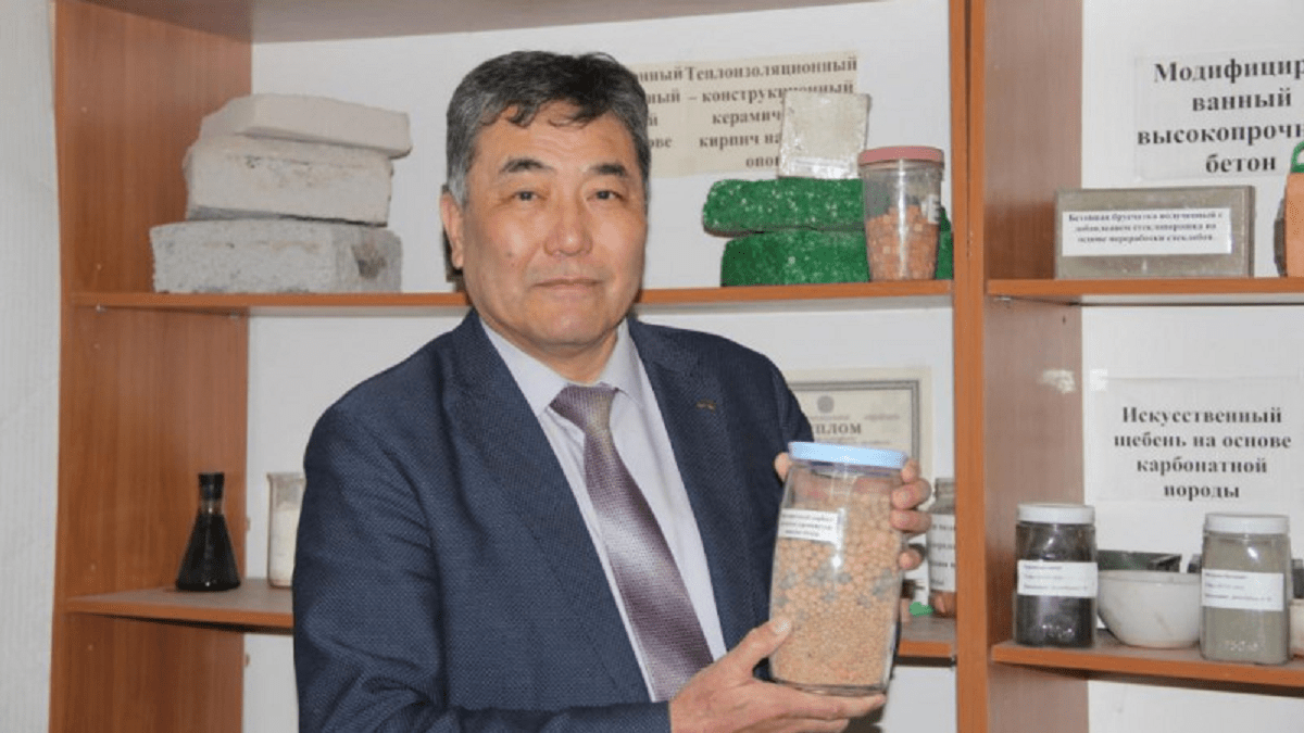 Казахстанский профессор вошел в список авторитетных ученых мира