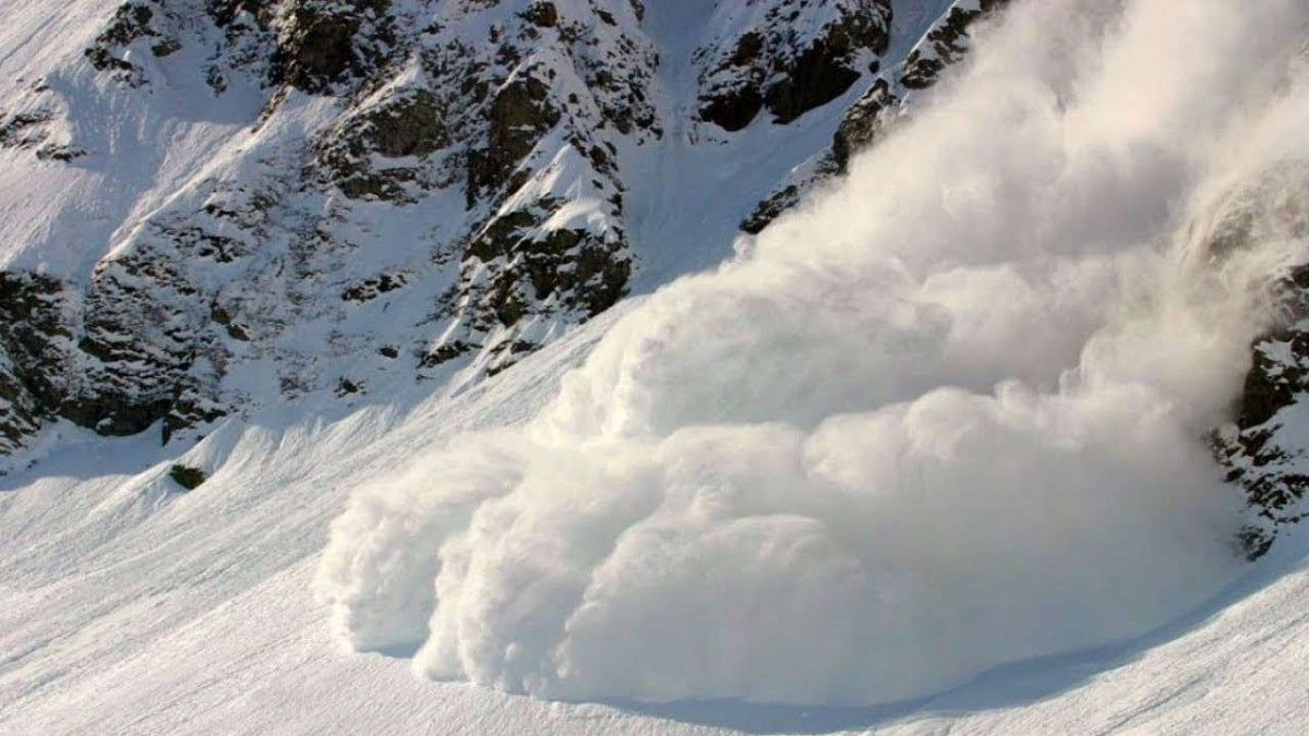 ДЧС предупредил о лавинной опасности в горах Алматинской области